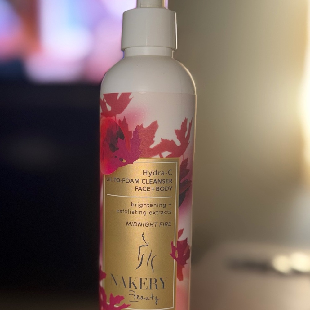 Nakery Beauty Hydra-C Oil to Foam Face and Body Cleanser. You get Both! - Picture 2 of 3